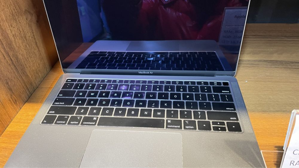 Ноутбук Apple MacBook Air 1932, 2019г.