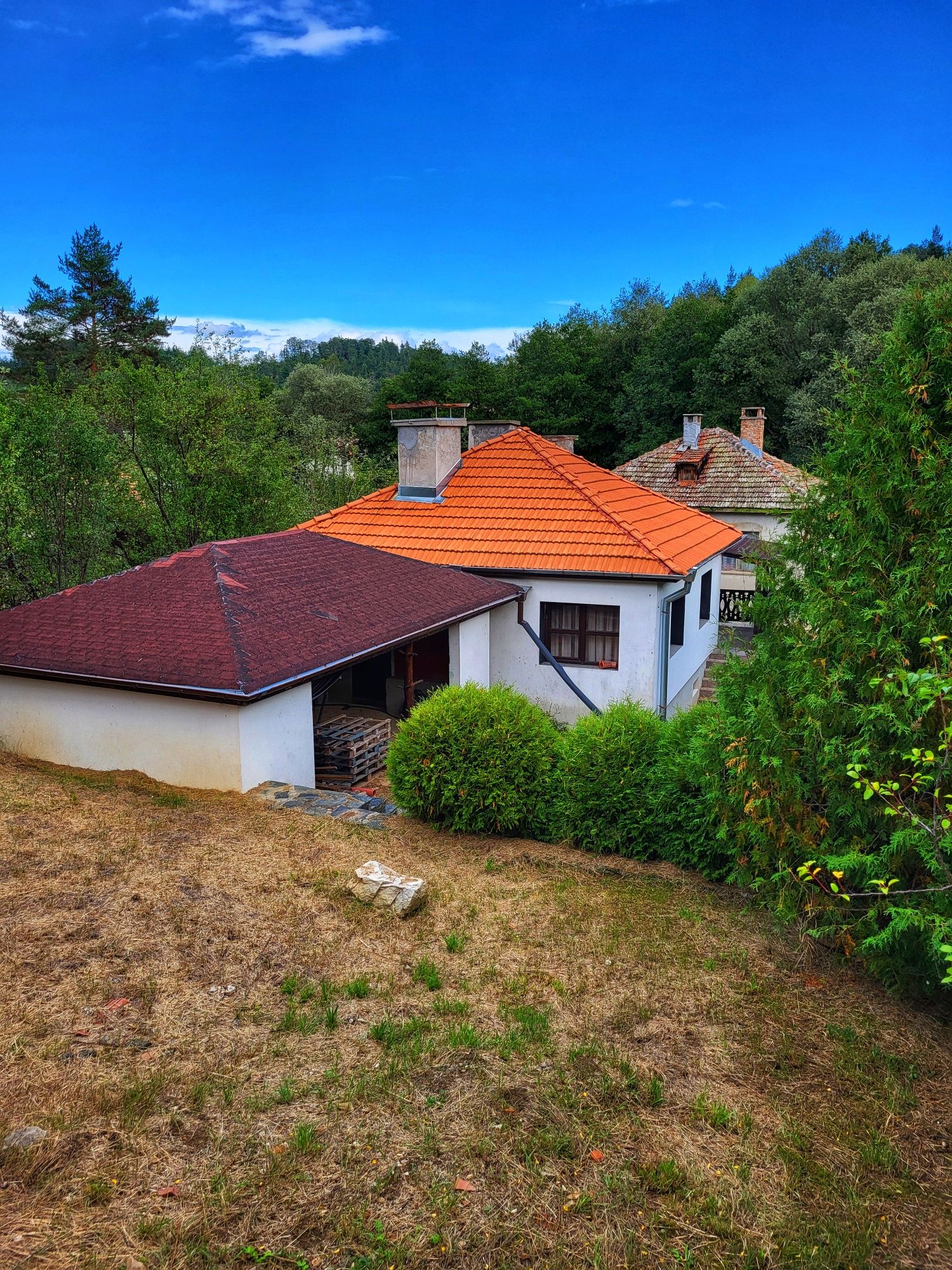 Продавам къща село Ярловци, обл. Перник