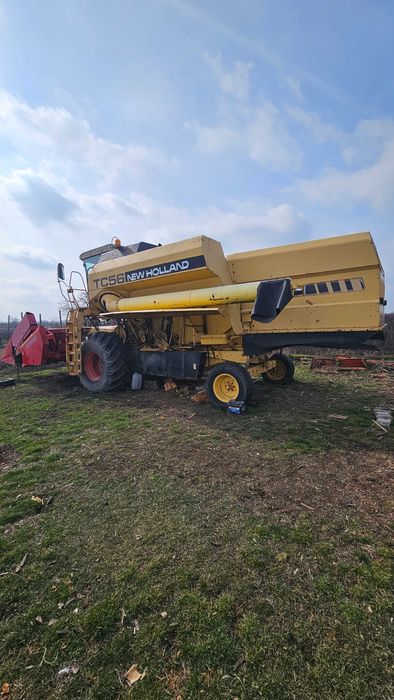 Combină de recoltat cereale New Holland TC56