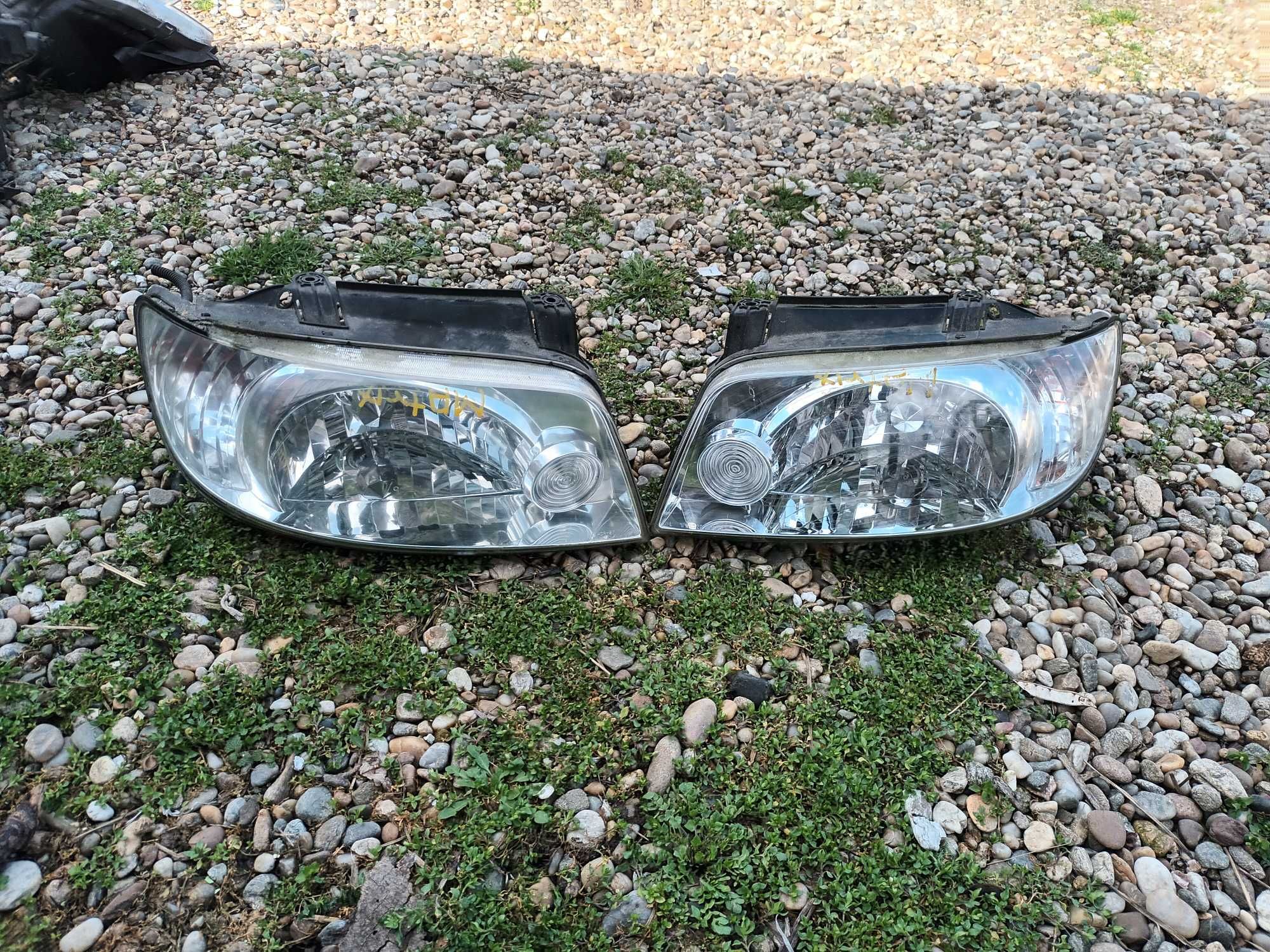 Ляв и десен фар за хюндай матрикс 01 - 06 HYUNDAI MATRIX 2001 - 2006