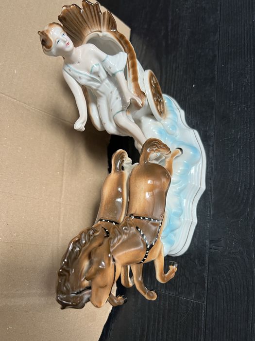 Bibelou colectie- Caleasca/Trasura cu 2 cai