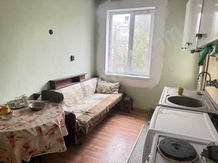 Продава се Тристаен апартамент в Велико Търново, Център - 85 кв.м за 1153 €/кв.м - Снимка #3