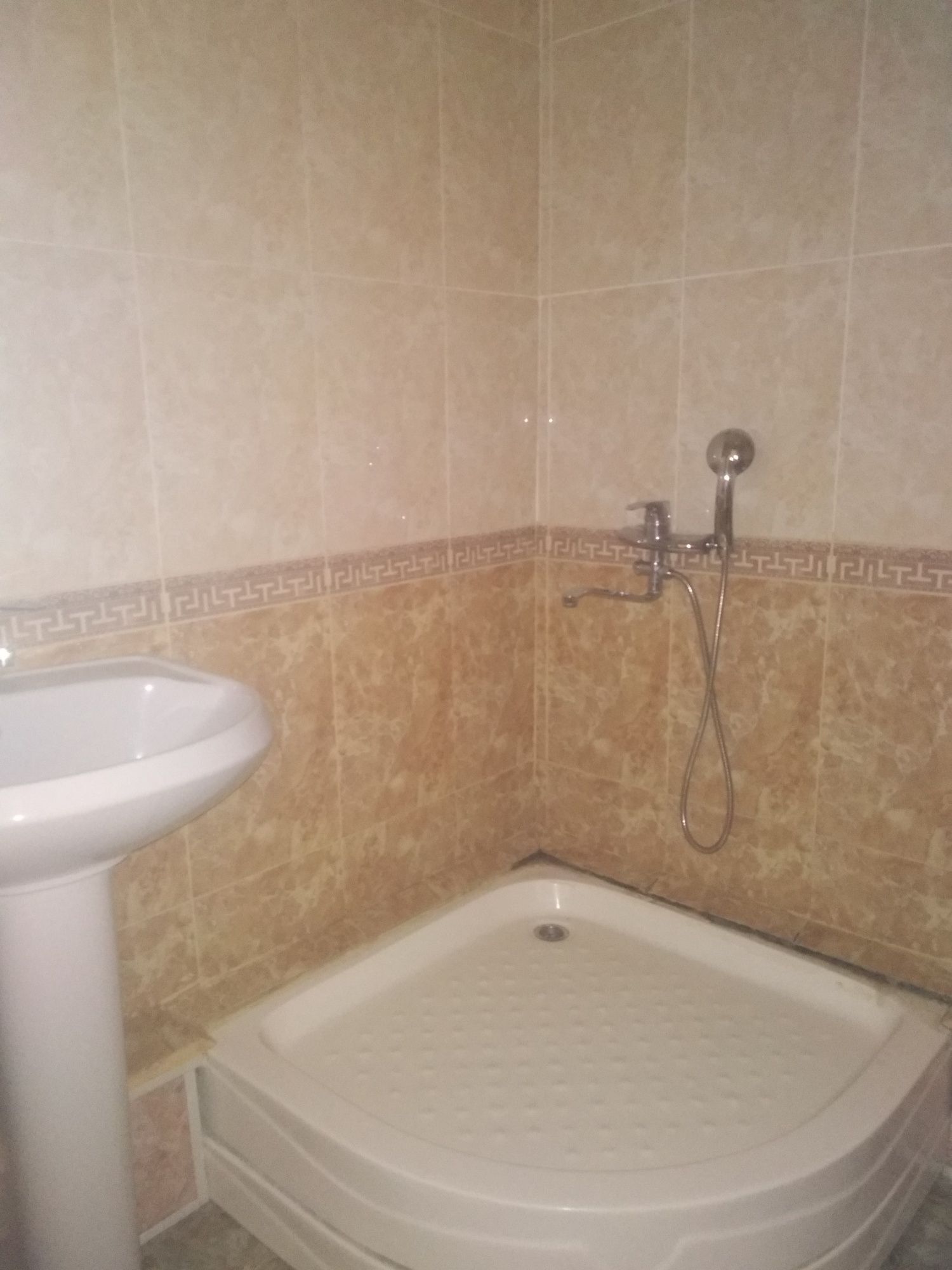 Сдаеться около метро Тинчлик 2 ком,квартира