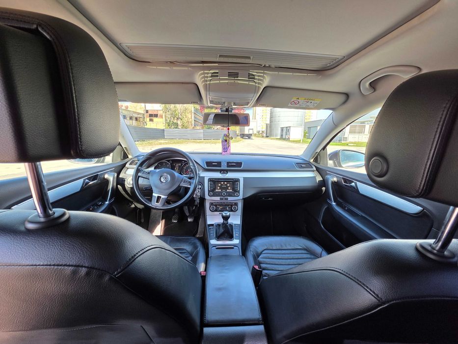 Volkswagen Passat B7 2.0 TDI 140 CP BlueMotion