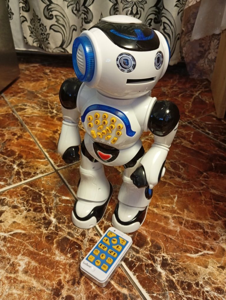 Robot inteligent educativ in limba română și PC leptop