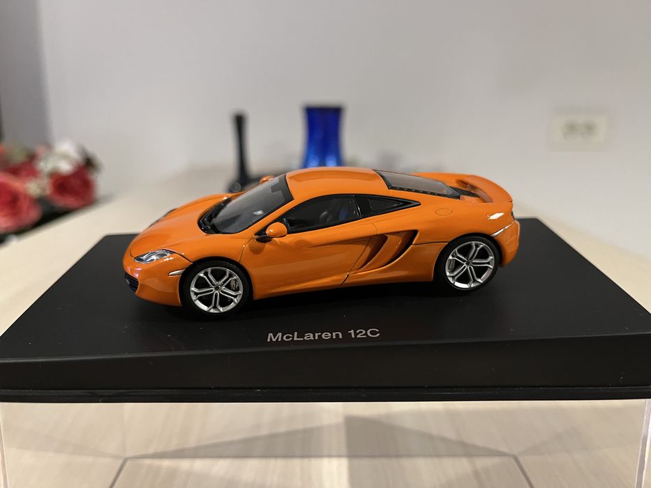 Macheta AUTOart 1/43 McLaren MP12-C