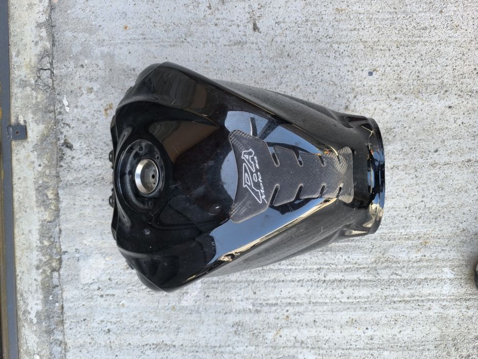 Резервоар Suzuki gsxr 600 750 k6