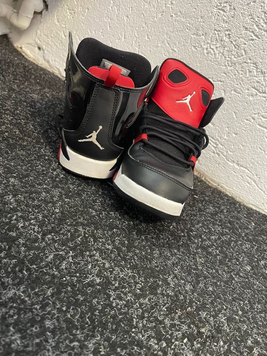 Jordani 6,stare buna ,originali ,purtați de 2 ori,mesaj in privat