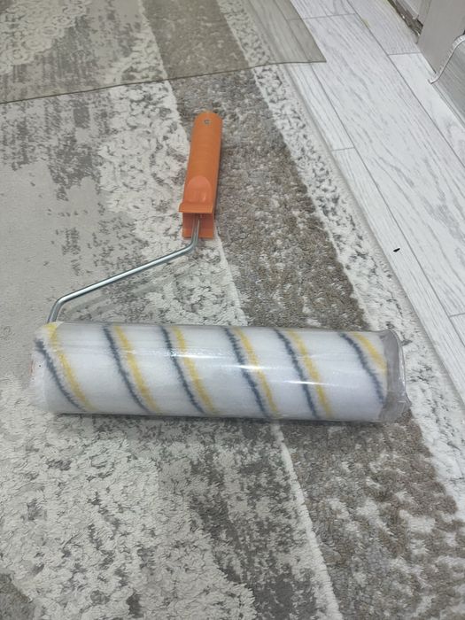 Малярный валик новый