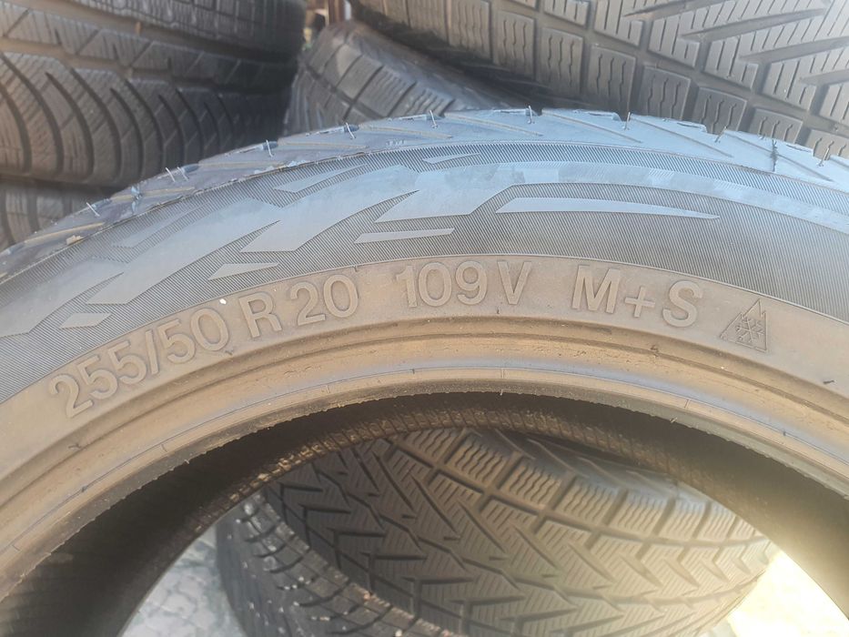 255 50 20,2buc M+S,VREDESTEIN GIUGIARO,peste 7mm