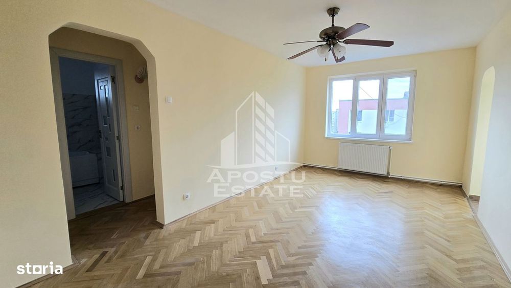 Apartament cu 4 camere, 2 bai, centrala proprie, zona Circumvalatiunii