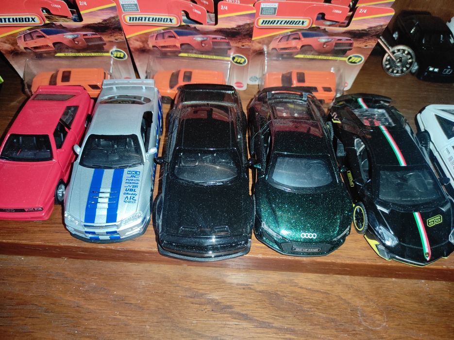 Vând machete scara 1:32/1:36 dar si matchbox sc