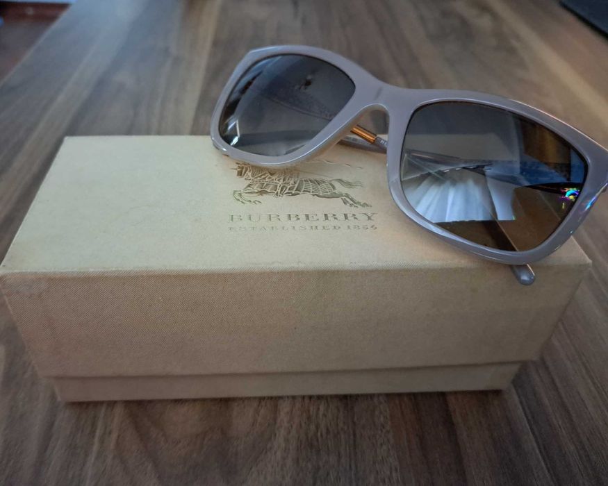 Ochelari de soare Burberry