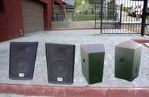 Vând sistem audio ,4 boxe,2 stații, 1 mixer audio