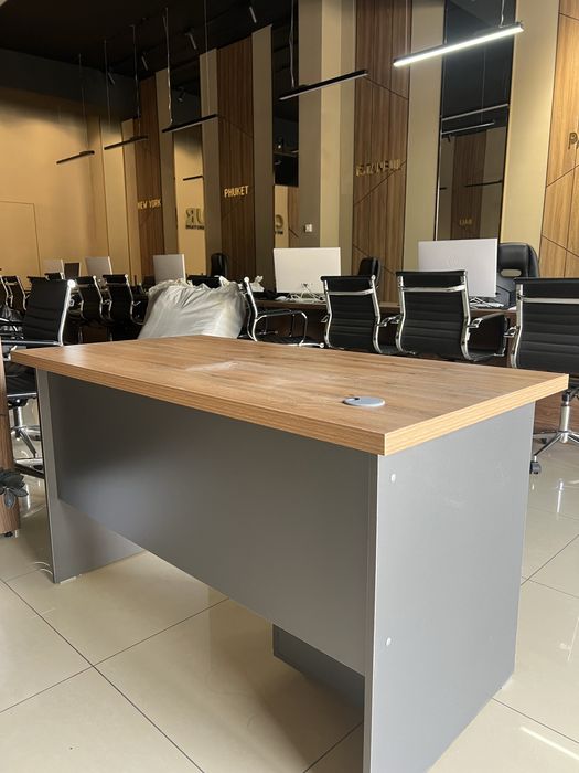 Продается офисные столы подходит для офисной работы