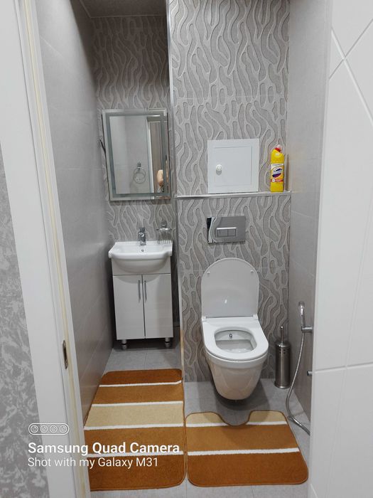 Сдается 3-х комнатная квартира со всеми удобствами.