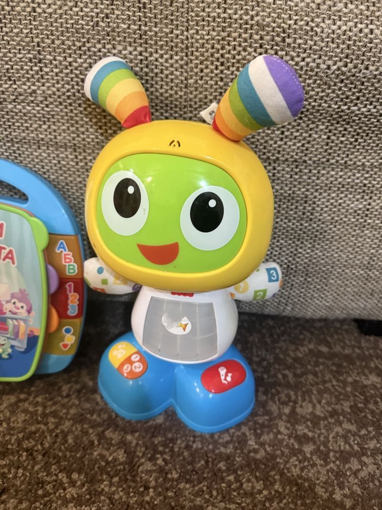 Fisher Price - Музикално танцуващо роботче BeatBo+музикална книжка
