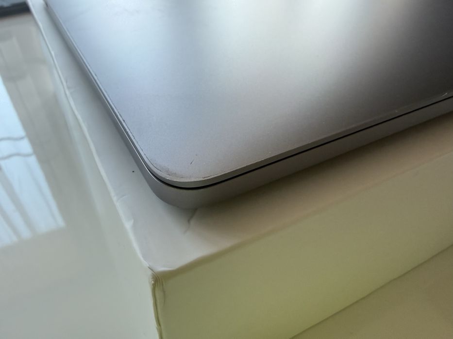 MacBook Pro 13” 8GB