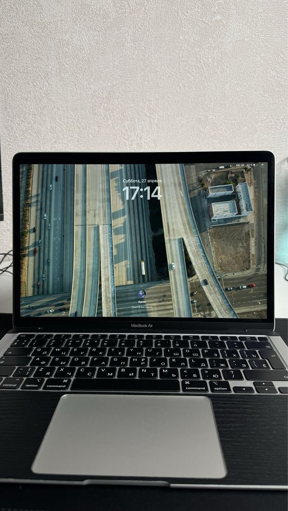 Продам MacBook Air 13 M1
