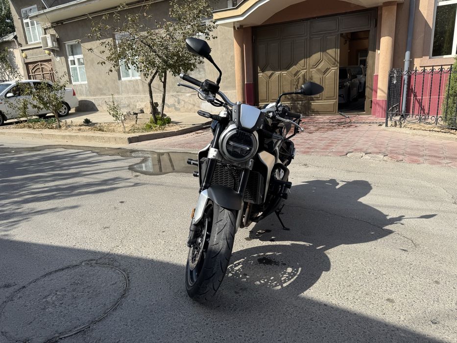 Honda cb1000r + Neo Sports Cafe