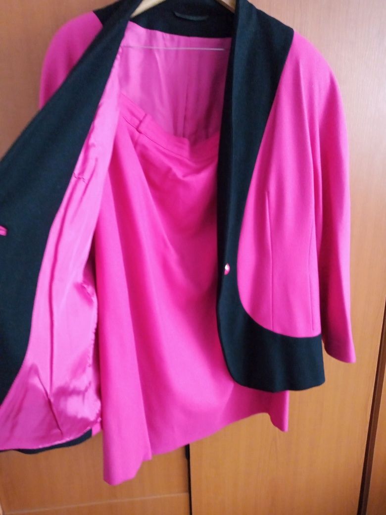 Costum dama ciclamen cu negru