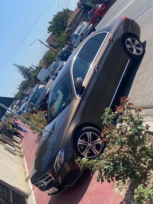 Mercedes E class 220 / LIMUZINA  , MERITA VAZUTA