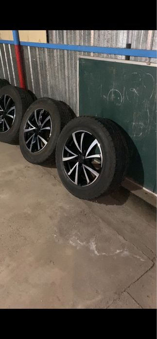 Продам комплект диск с шинами в отличном сост