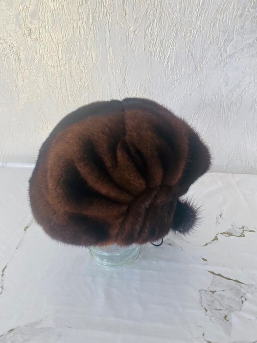 Норковая шапка и түбіт орамал сатылады. Чу, Шу.