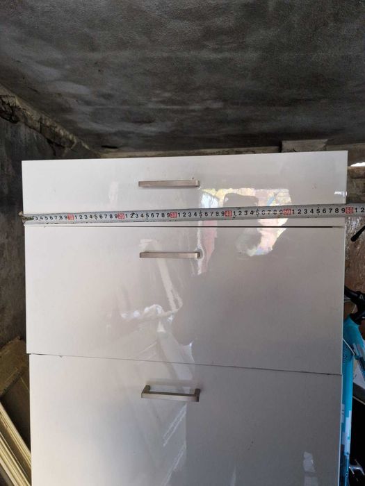 Продавам два шкафа IKEA Faktum – бели