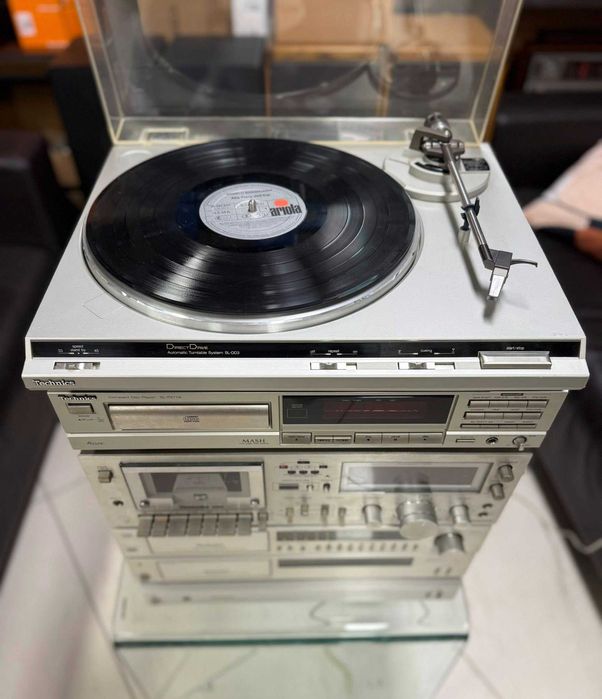 Висок клас аудио система - сет Technics - стъпало,дек, CD и др.