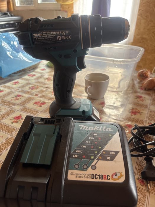 Vand. Filetanta. Makita