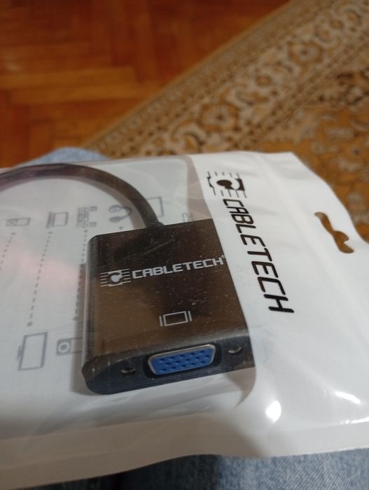 Conector HDMI la priva VGA