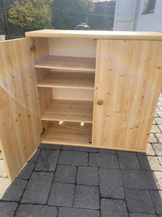 Vând comode în stare foarte bună