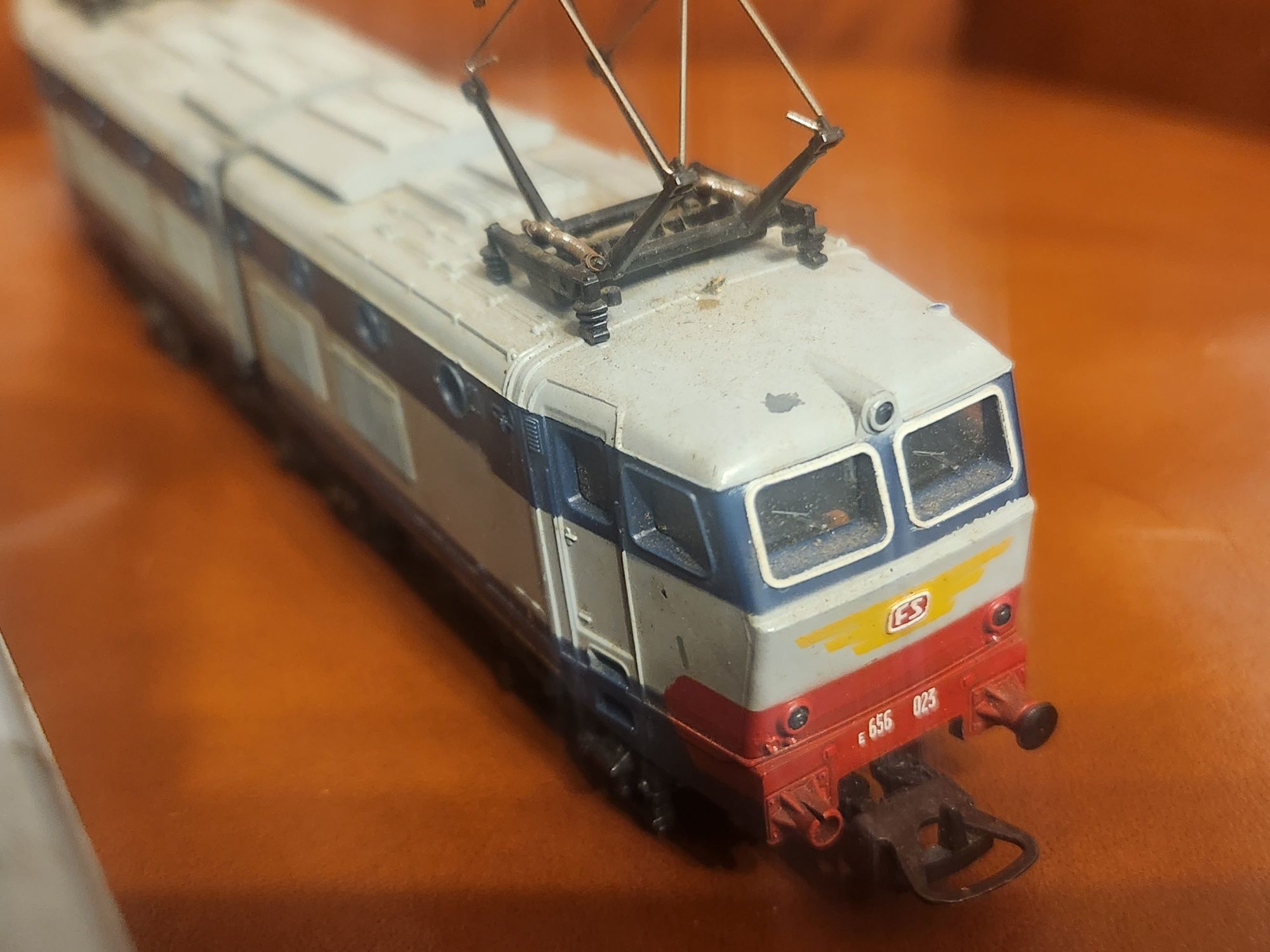 Lot - doua locomotive Lima