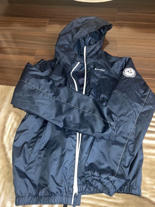 Geaca Decathlon vant