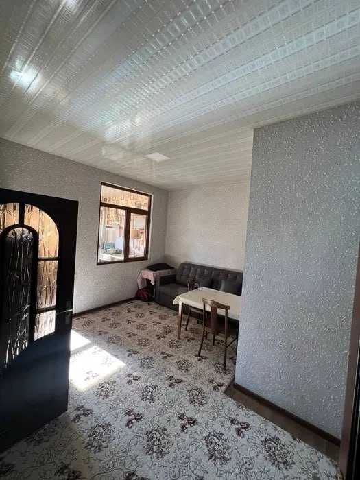 Янги домдан 3 хонали 2 каватдан квартира сотилади 5 микрн