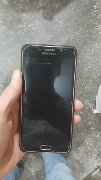 Samsung a7 2016 sotiladi xolati yaxwi iwlab turgan tel
