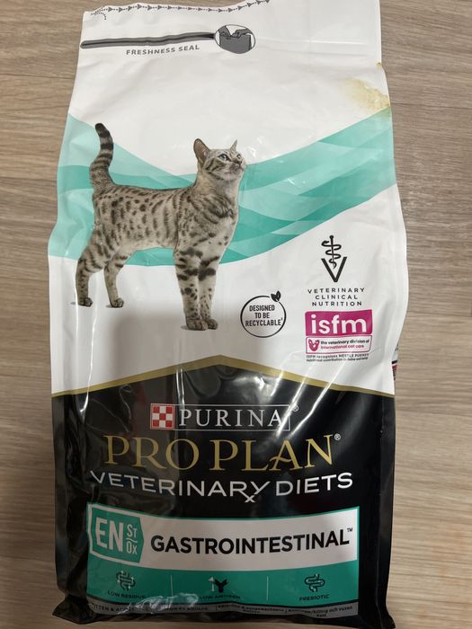 Продаю корм для кошек