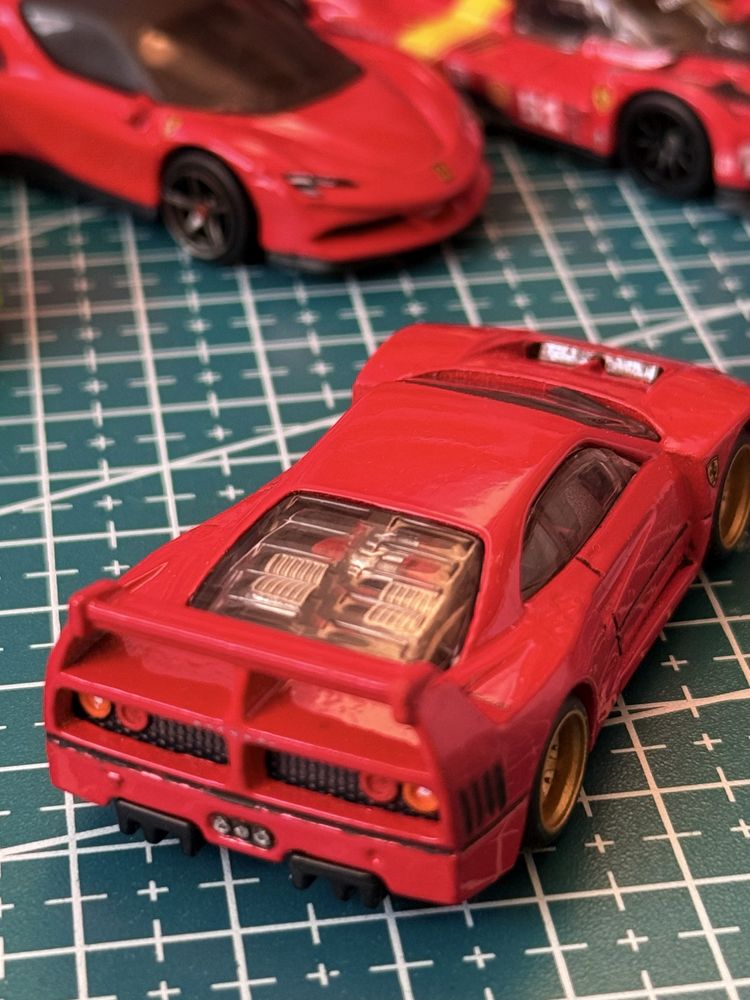Hotwheels Ferrari F40 Custom 1:64