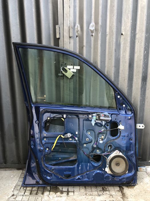 Предна лява врата за Тойота Рав4 2001–2005