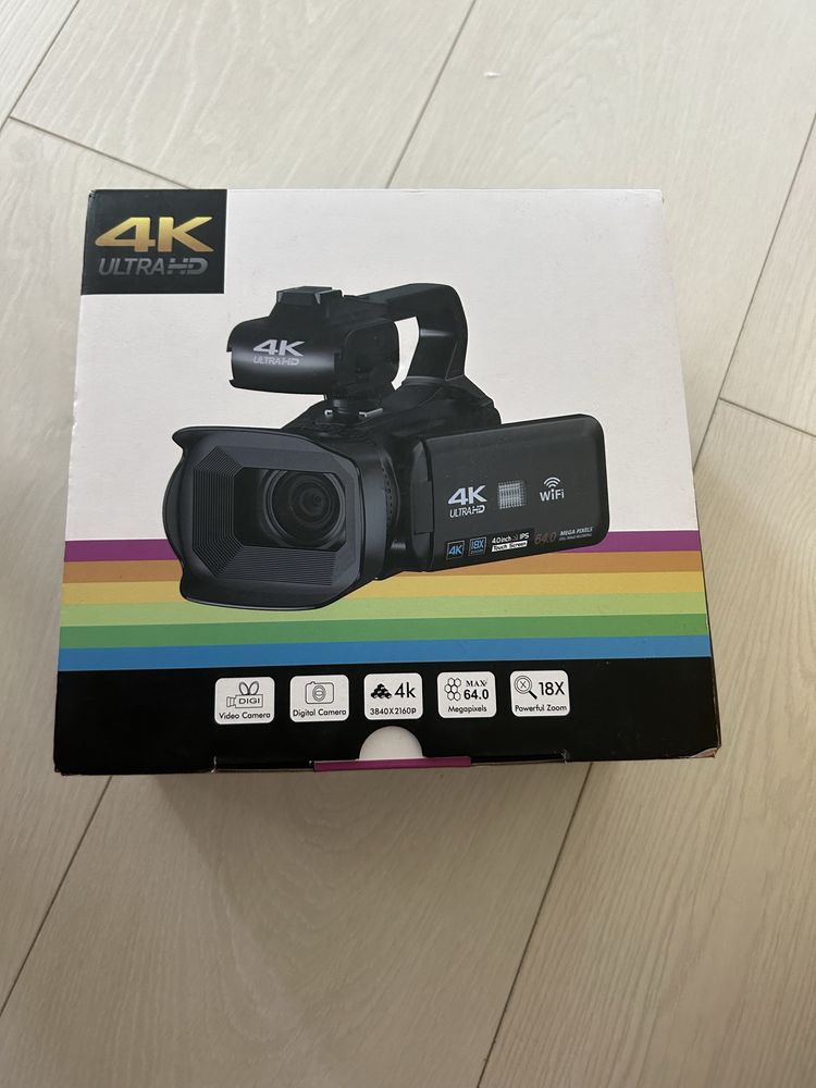 Camera video 4K Ultra HD, 4.0", 64MP, 18 x zoom, 64GB SD Card