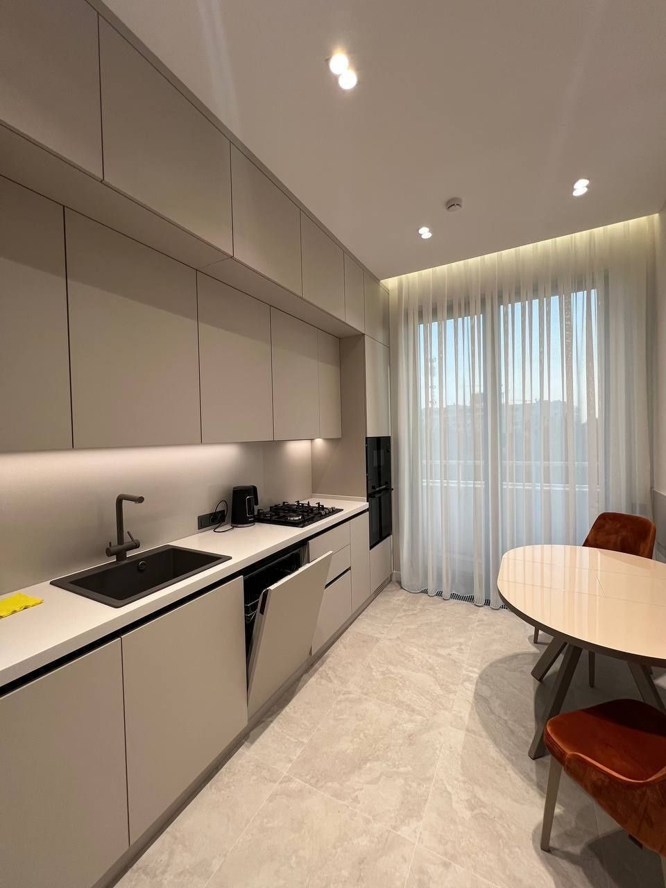 Сдается 3х ком квартира, ЖК Инфинити, ор-р: кафе Эфенди, 88 м²