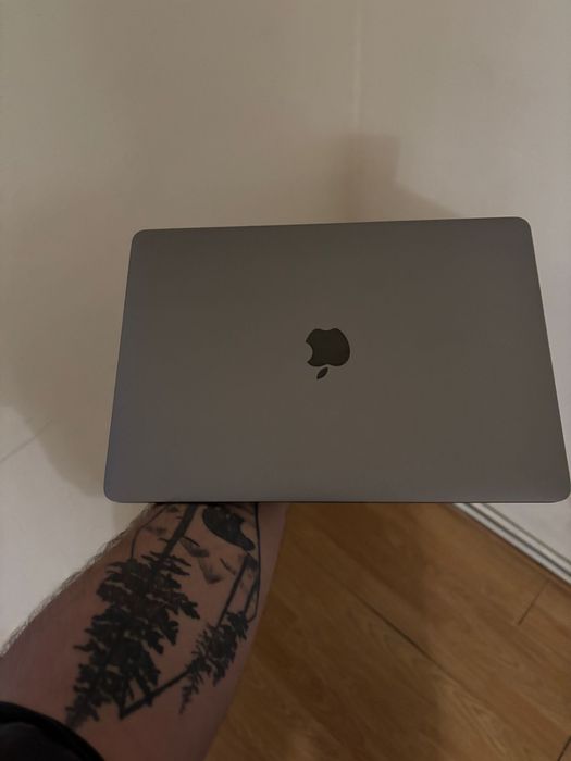 MacBook Pro 13” 2020 M1