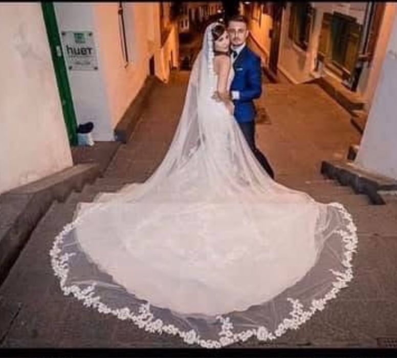 Rochie de Mireasa + Voal Pronovias