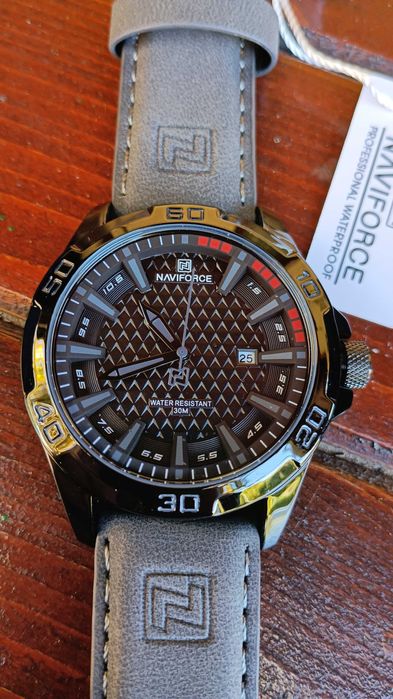 Naviforce кварцов часовник