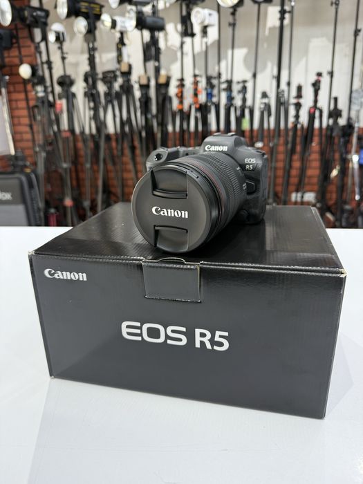 Canon EOS R5 kit Canon RF 24-105mm f/4L IS USM