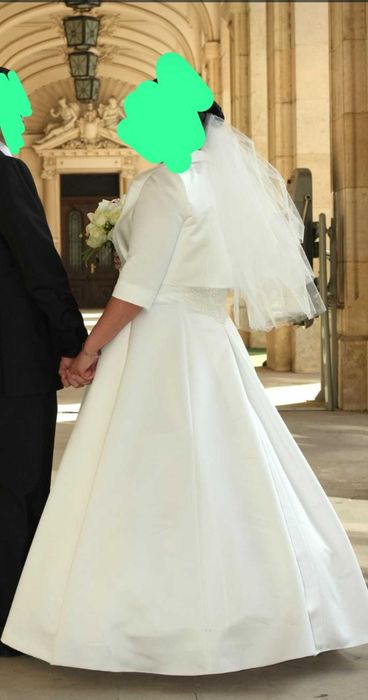 Rochie mireasa cu voal si bolero