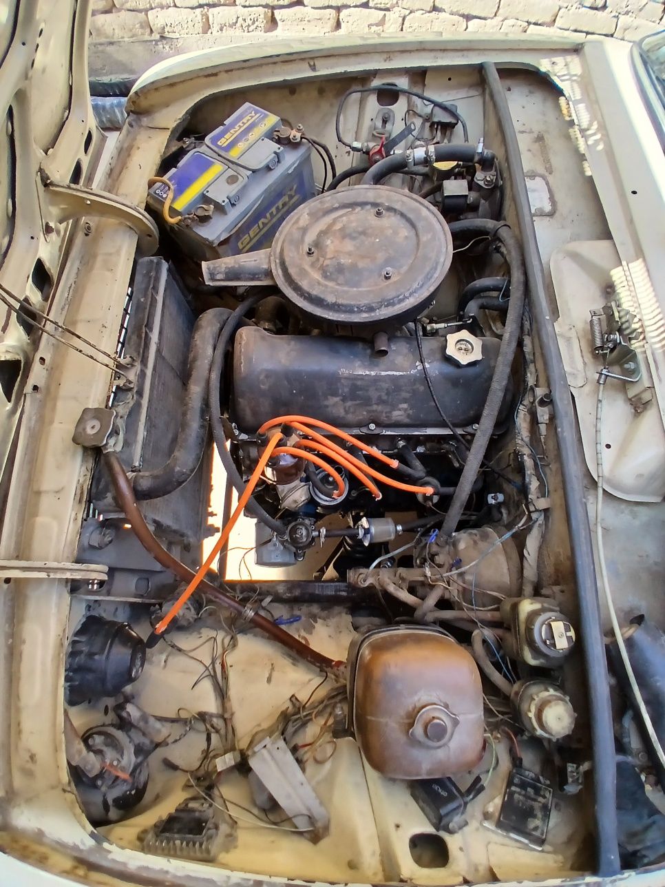 Srochna vaz 2106 sotladi holati yaxshi gaz benzin