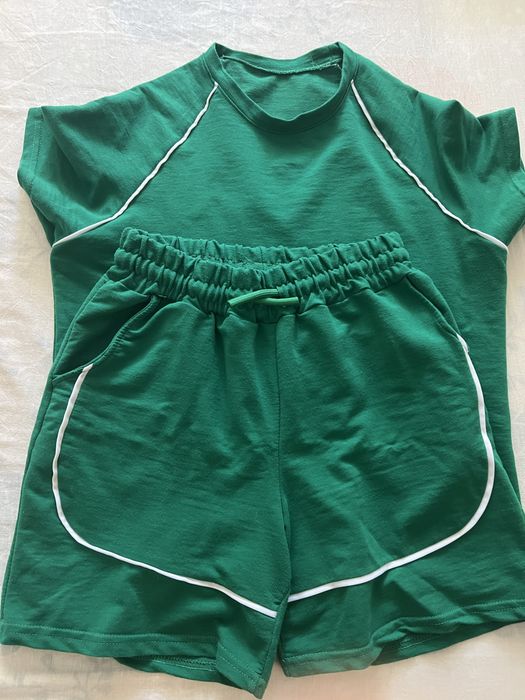 Compleu dama in stare foarte buna