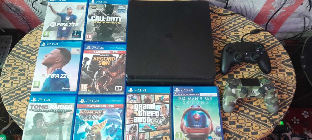 PlayStation 4 – 1TB + 2 джойстика + 8 игри